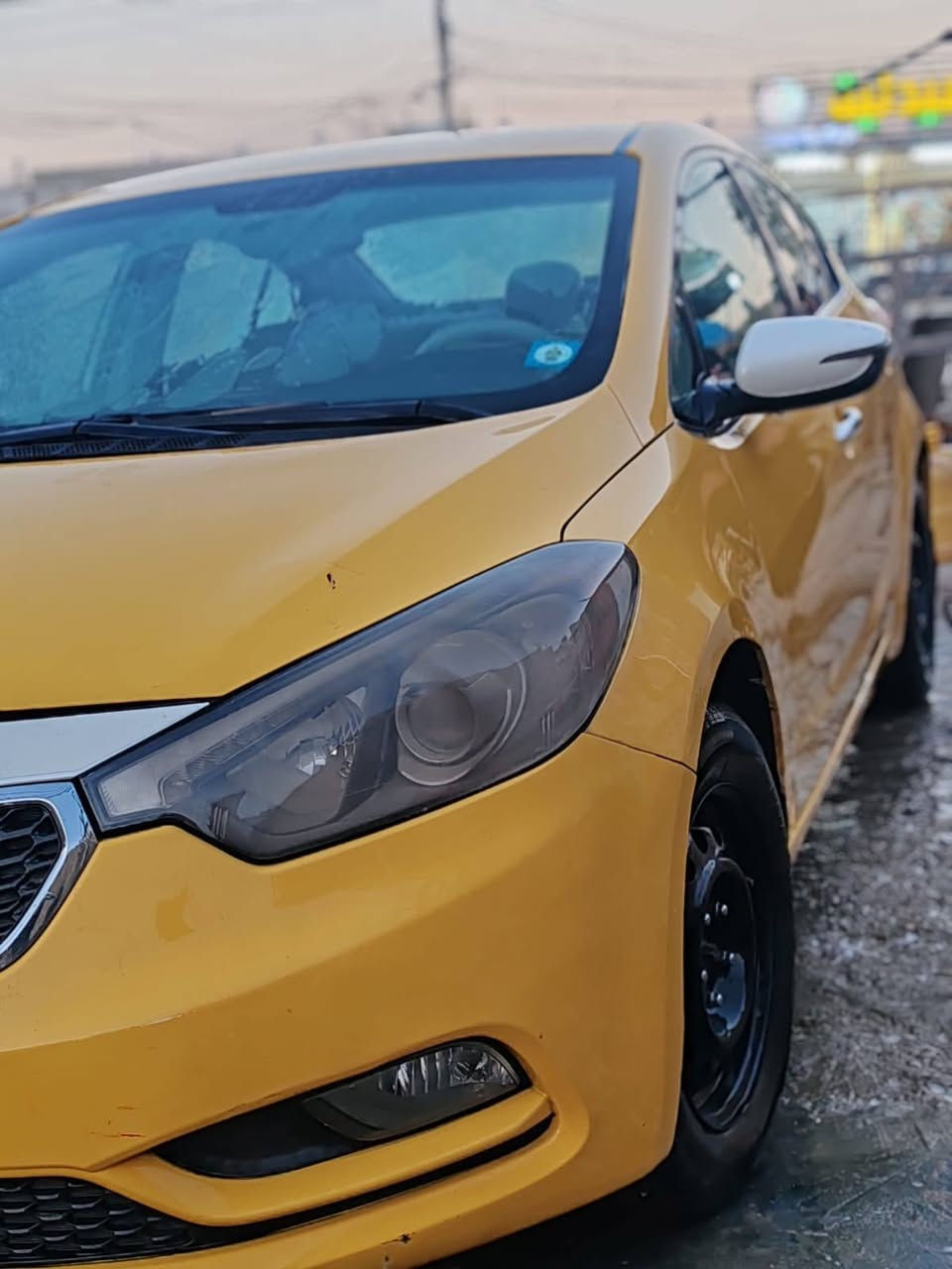 سلام عليكم كيه فورتي موديل  2015 سياره جاهزه ترايك وين متريد واردامريكي قبق بانزين تخم تاير دوشمه جديده مثل مموضح بالصوره ممتواجد عل فيس ***********
