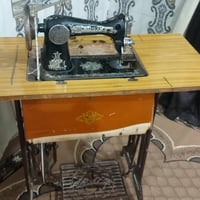 مكينه خياطه مال جنيه  نوعيه قديمه  ام البنت  سعره 100 هيه والرجل  تواص...