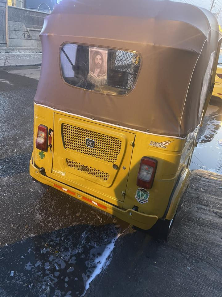 سلام عليكم تكتك للبيع موديل 2021 كربلاء رقم وسنويه سعر 7 مليون و200  بيها مجال بسيط رقم تلفون ***********
