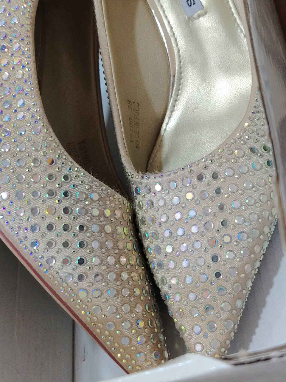 لبيع ملبوس لبسه وحده لن عالي ماكدر لبسه قياس ٣٨... السعر ٣٠ وبي مجال


**إذا كنت صاحب هذا الإعلان وتريد حذفه لأي سبب، رجاءا أرسل رسالة إلى الدعم الفني**