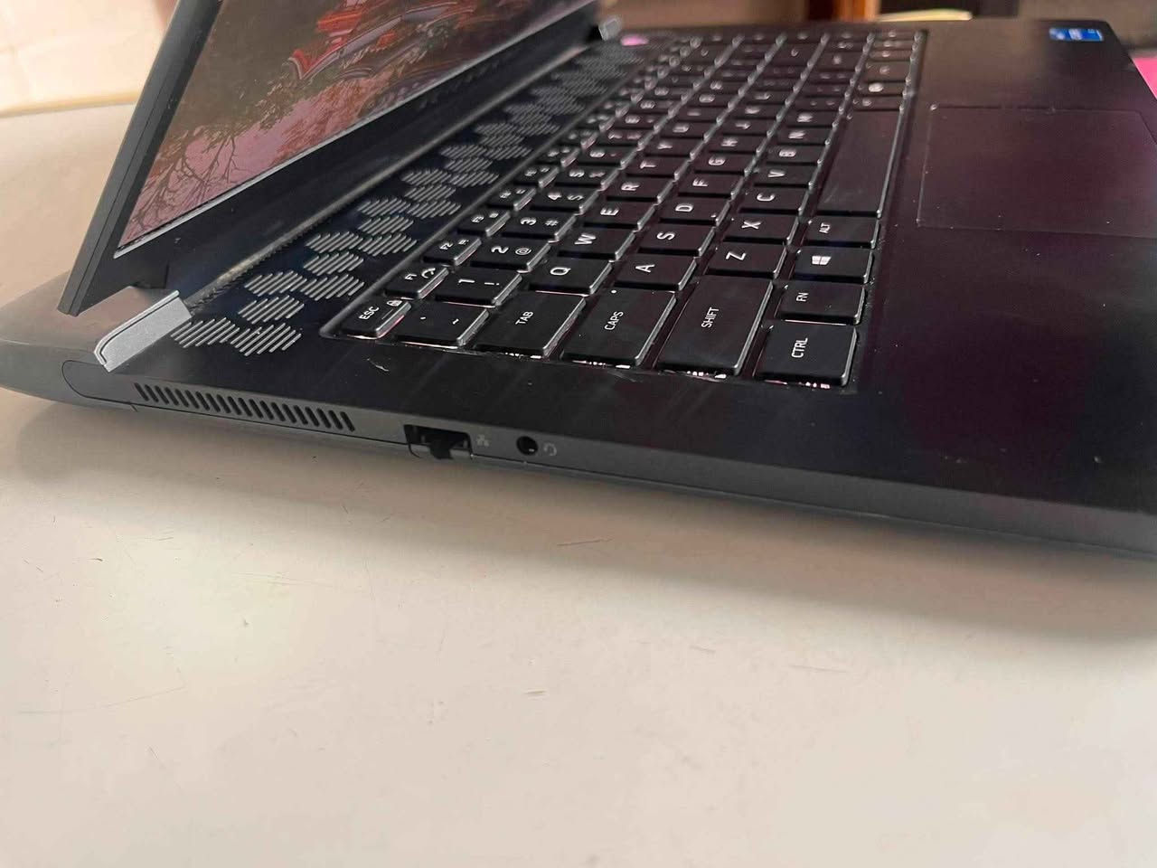 🔥 للبيع وحش الألعاب والأداء الخارق 🔥
💻 Dell Alienware m15 R6 — فخامة + قوة + أداء احترافي

⚡ المواصفات:
🔹 CPU: Intel Core i7-11800H (8 Cores / 16 Threads)
🔹 GPU: RTX 3070 8GB (نسخة 130W القوية جدًا)
🔹 RAM: 32GB DDR4
🔹 SSD: 1TB NVMe
🔹 الشاشة: 15.6 FHD / 360Hz 🔥
🔹 مناسب للألعاب الثقيلة، هندسة، مونتاج، وبرامج التصميم

🎮 يشغل كل الألعاب الحديثة بأداء عالي جدًا
🚀 Valorant / Warzone / PUBG / Cyberpunk بكل سلاسة
❄️ تصميم Alienware الفخم + تبريد احترافي
🔋 جهاز عملي وقوي للشغل والدراسة والألعاب

📦 الجهاز نظيف ومرتب وجاهز للفحص
📍 الموقع: بغداد

💰 السعر: (   مليون ومية فقط )

⚠️ ملاحظة: جهاز مو لأي شخص… هذا للي يريد أداء حقيقي وفخامة Alienware الأصلية 😎

📩 للاستفسار أو الجادين فقط خاص.

```
``` بغداد, العراق


**إذا كنت صاحب هذا الإعلان وتريد حذفه لأي سبب، رجاءا أرسل رسالة إلى الدعم الفني**