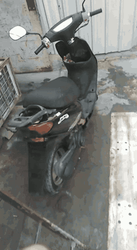 دراجة بيجي للبيع نضيفه وكامله بس دبلات يرادلها تبديل اسعر ٣٠٠ و بيها مجال للشرايه للاتصال او واتس ***********
