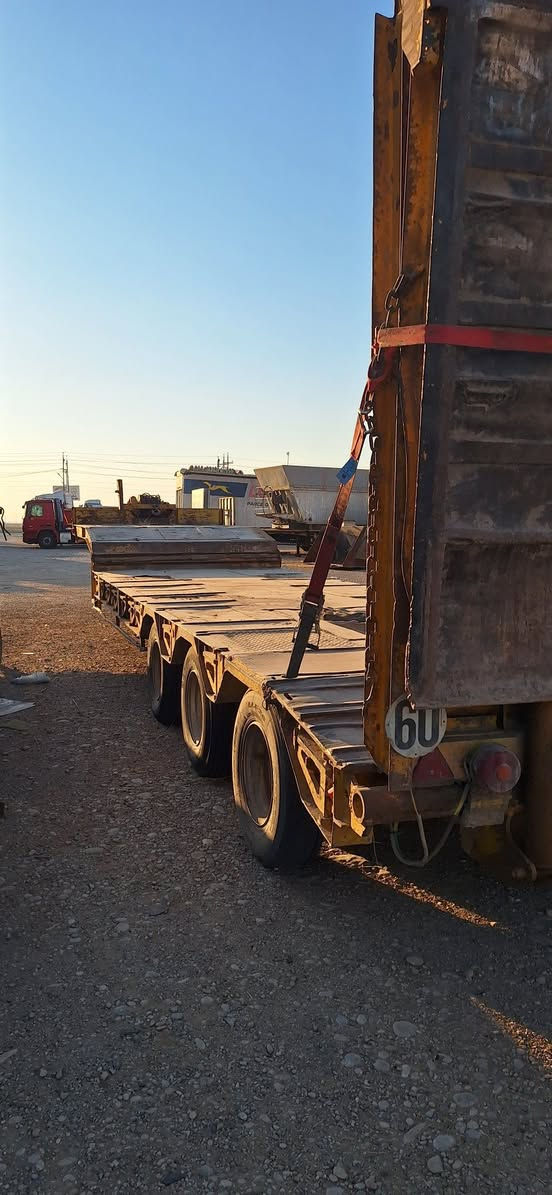 لؤدر الماني منفس ٣ دينكل طيارات ١٧.٥ مكفول كفالة  عرض ٢.٥٠ طول ٨ طول الكامله ١٢ م سعر ١٥٠ $ مجال *********** ***********
