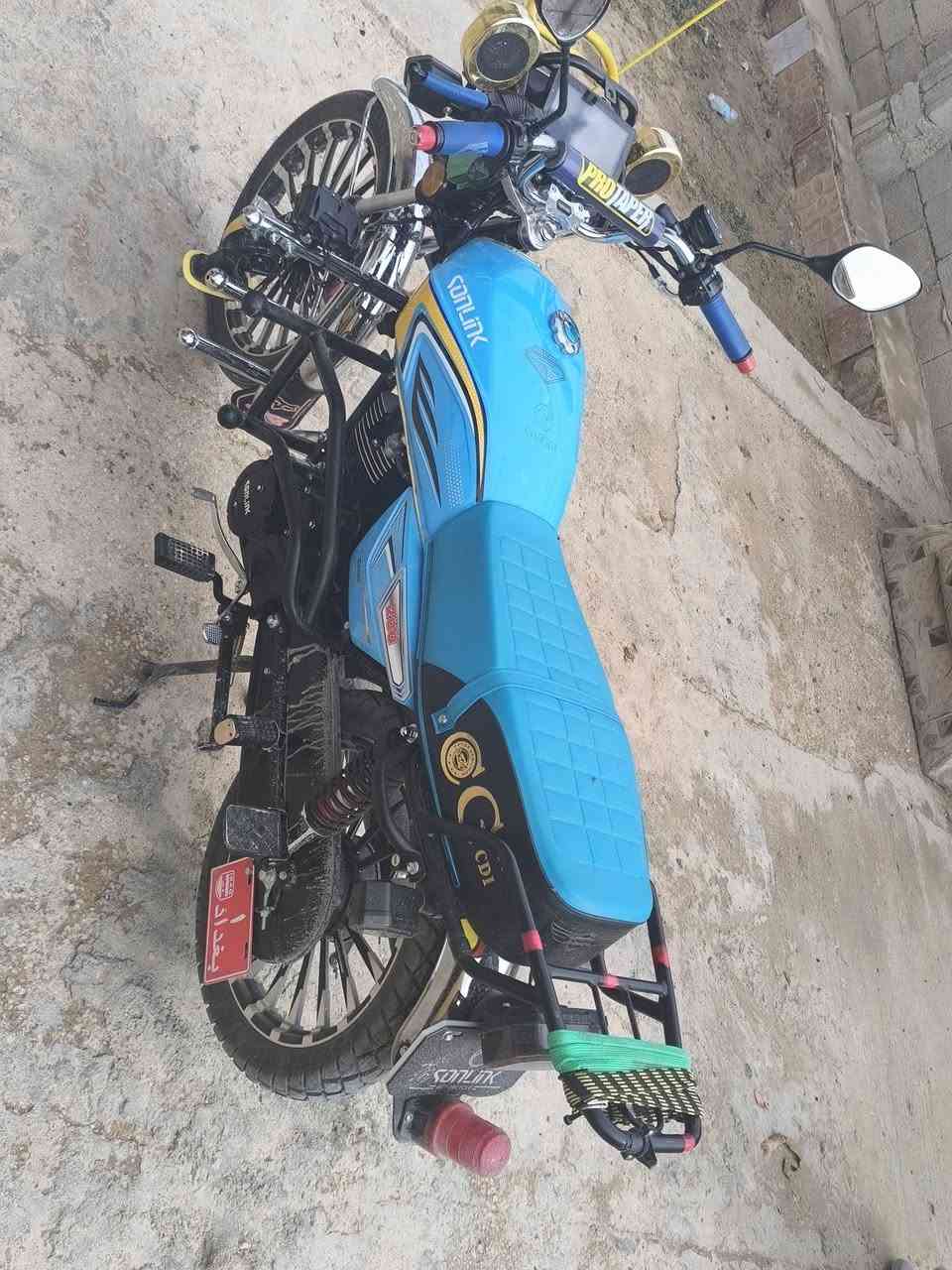 سلام عليكم مطور فول نضافه موديل 25محرك 200فول كملات ماشؤ الف 600سعر 985
بي مجال بصيط 
***********
