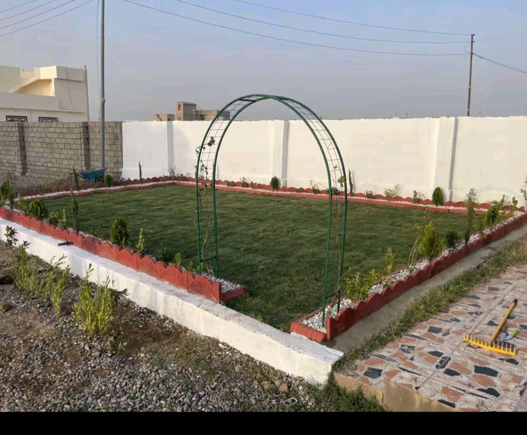 مع اقتراب العيد رتب حديقتك
عمل ديكورات الحدائق المنزليه بالحجر والمقرنص
وزراعة الأشجار والحمضيات والثيل 
وتنضيف كافة الحدائق وقص الأشجار
الاستفسار *********** واتساب مكان حله
