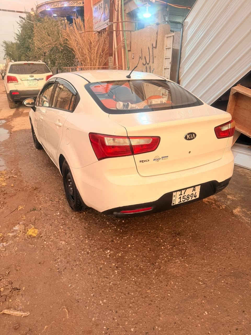 سلام عليكم كيا ريو موديل ٢٠١٣ للبيع رقم مثنى راعيه بالبصره السعر ٧٥ وبيه مجال رقم انكليزي مكينه جديده حداديه جديده تخم تاير باتري جديد غير مكفوله من الصبغ بدون ضربه قويه اني مكلف بالنشر فقط رقم صاحب السياره *********** موجوده بالبصر  الحيانيه حي الحسين اول لاين لحد يراسلني على الفيس رقم صاحبه موجود وعده واتساب وفيس وكلشي موجود
