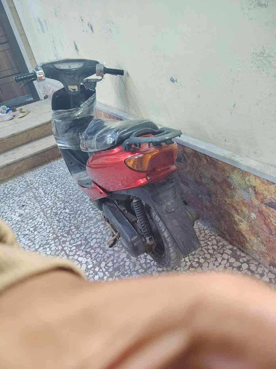 سلام عليكم دراجه عصفوريه 60 للبيع السعر 300وبيها مجال مكاني بغداد البنوك الدراجة كامله مكمله نقصها باتري فقط ول كابريتر مطوف ***********
