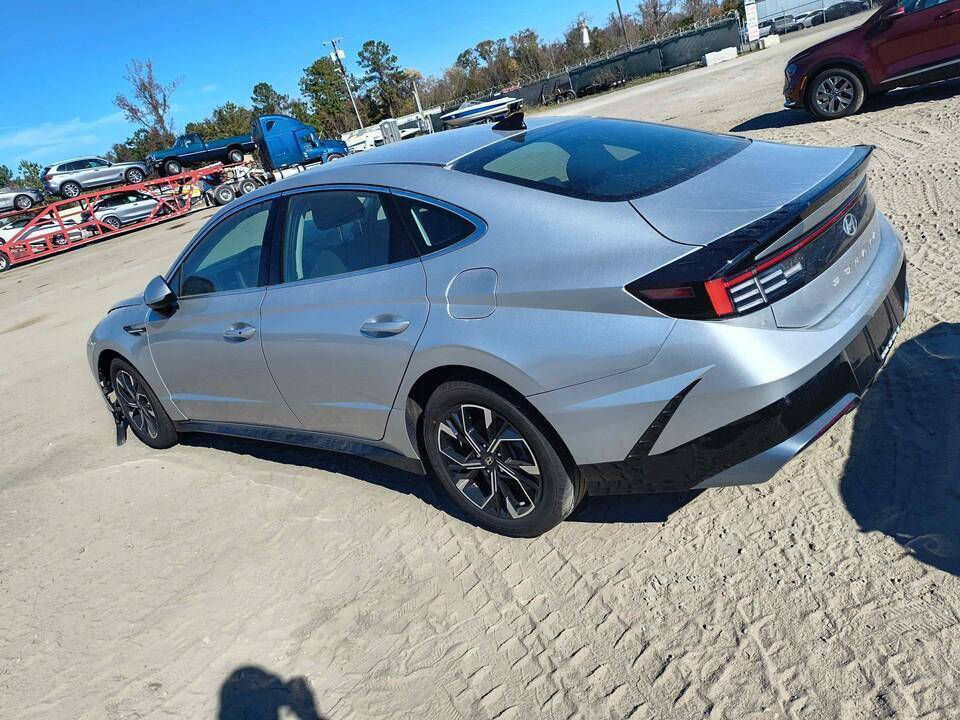 السلام عليكم سوناتا 2024 شكل الجديد وارد امريكي اني كاصة بيدي موعد وصول 2/5 يعني بعد 10 ايام سيارة مثل ماموضح بل صور مكفولة فقط دعامية تتبدل سيارة فول عدا الفتحة ماشية 8 الف فقط مكاني ناصرية ترهم حرة ترهم شهداء وبل عافية ع ياخذة 🥰🥰 سعرة 148 داخل الميناء 
***********
