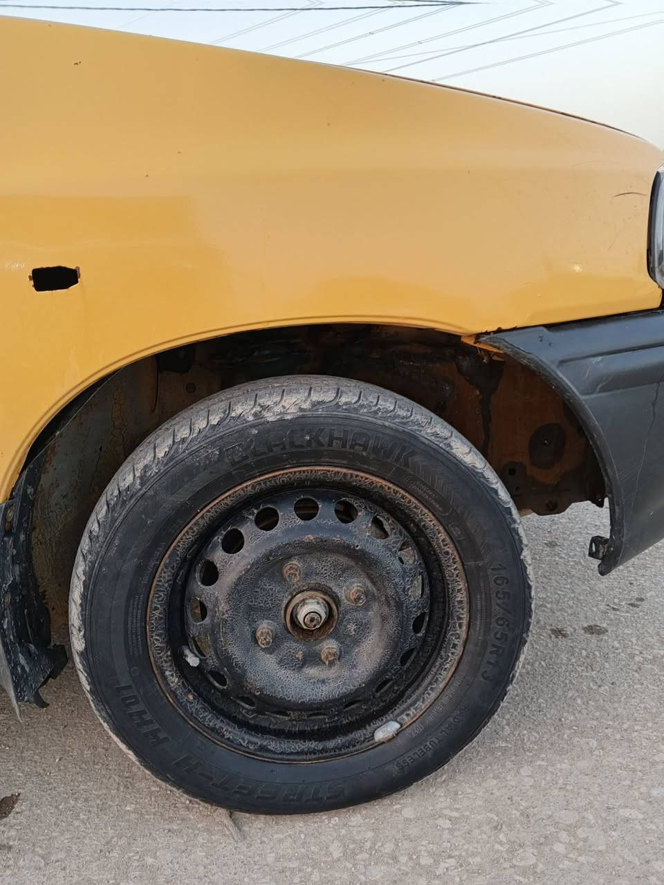 السلام عليكم سايبه موديل 15مصفره هيئه وغرامه مدور ثاني يوم سنويه ل 27 مكينه وكير خير من الله حداديه ستوني مسويه شواصي معمره السياره بيه خياست شوفت عينك مكان ديوانيه سعر 27وبيه مجال اتصل وبيك خير ودلل ***********
