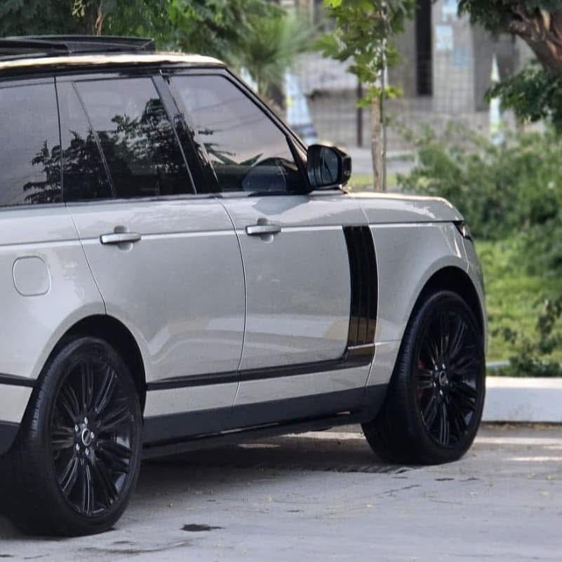 مستعجل على البيع اتصل ومقصر وياك بسعرر  
رانج روفر فوك vip اوتو بايوگرف 2013
وكالة المنصور    لون مميز 
محرك ٨ سلندر سوبرجارج بنزين ٥١٠ قوة حصان 
سيارة مابي نقص  ٪؜ ١٠٠ الحمدلله 
گير و محرك و سوبر و كهربائي كله بشرط ١٠٠ فحص 
سيارة ماشية 100  الف كيلومتر 
مواصفات vip بانوراما و سقف جلد
كشن مساج و تبريد و تدفئة 
٤ كشن كهرباء كشنات خلفي vip
٣٢ سماعة meridian و ثلاجة و 
٥ باب شفط و دوسة كهربائي 
بصمة وشاشة و ٥ كاميرا وكيج الكتروني
بعد هواي مواصفات…..
دعامية اماميه صبغ وخلفية وربع جاملغ الامامي بدون داخل 
وراسلني واتساب ودزلك سونار  ***********
المكان نجف الاشراف. 
رقم سياره بغداد بسمي 😍
