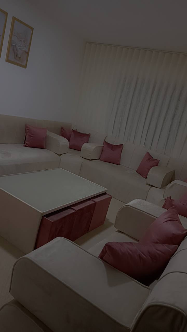 فراش عربي جديد
عفش عريس 
خمس فرشات
زاويتين
14 المخده 
طاوله كبيره +6 طاولات صغار 
مع السجاده ‏
‪0798596484‬‏


**إذا كنت صاحب هذا الإعلان وتريد حذفه لأي سبب، رجاءا أرسل رسالة إلى الدعم الفني**