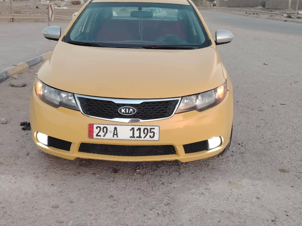 السلام عليكم 
فورتي موديل 2010 رقم واسط الجديد 
السياره بانزين و غاز المنضومه شغاله بيها 
حادثها الامريكي خشم البنيد فقط 
وبيها تصليح ب الهلالات الخلفيه 
مكينه ٢٠٠٠
مكاني ديوانية 
السعر ٨٠ وبيها مجال 
***********
