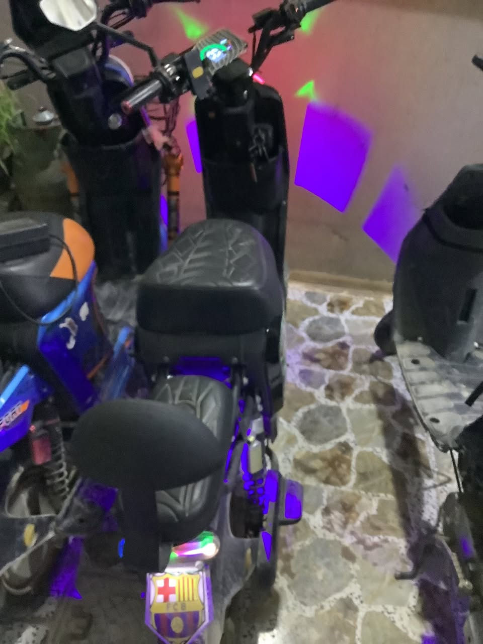 ماطور R9 2025ماطور جديد  باتريات جيده سرعه 109وحقيقي 75السعر 400وبي مجال مكاني ملاين الثانيه الرقم ***********وبي وتساب
