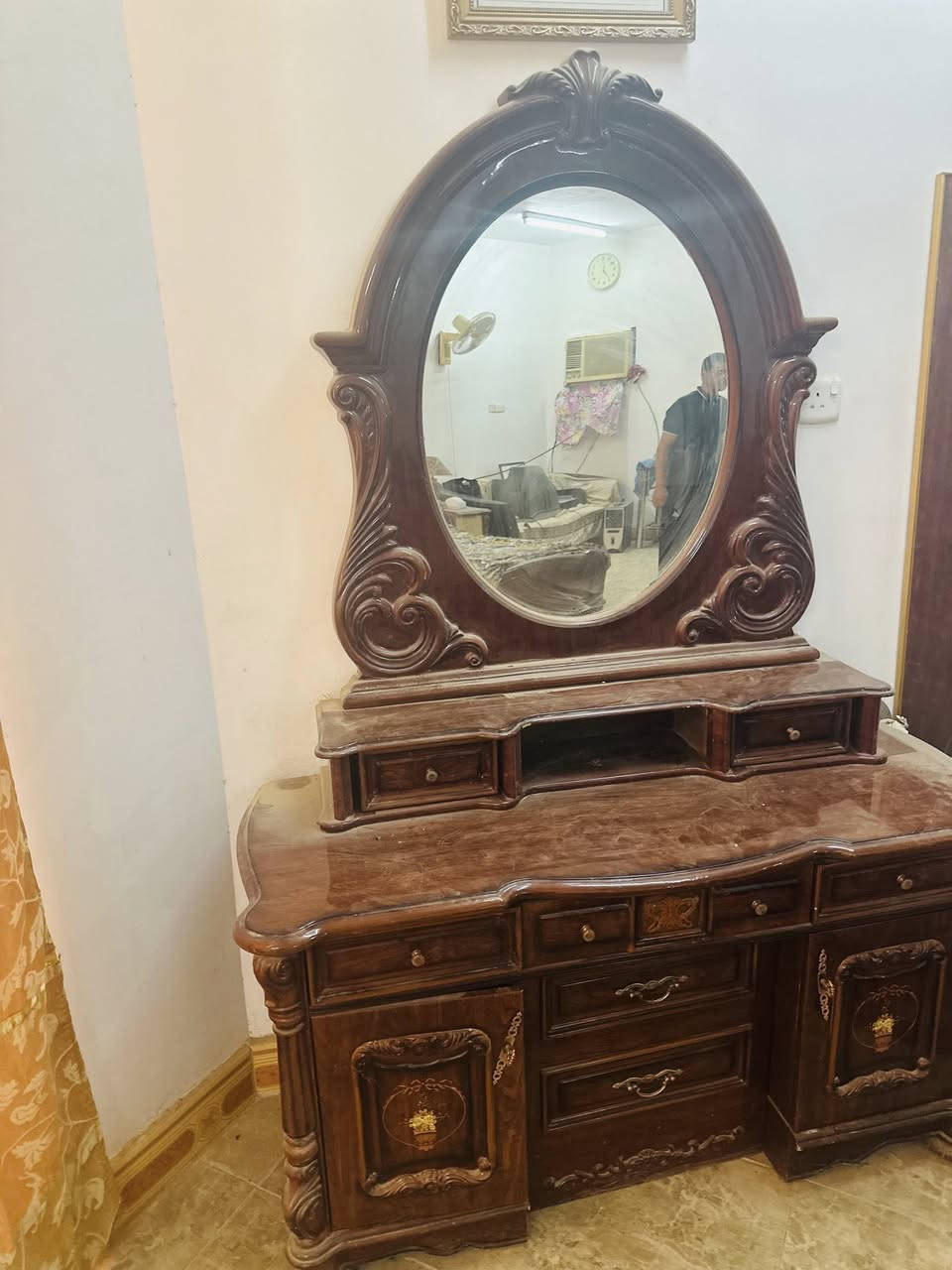 سلام عليكم
غرفه تركي اصل نضيفه كلش للبيع هيه والدوشك 
سعرها 650
مكاني موسى الكاظم ***********
