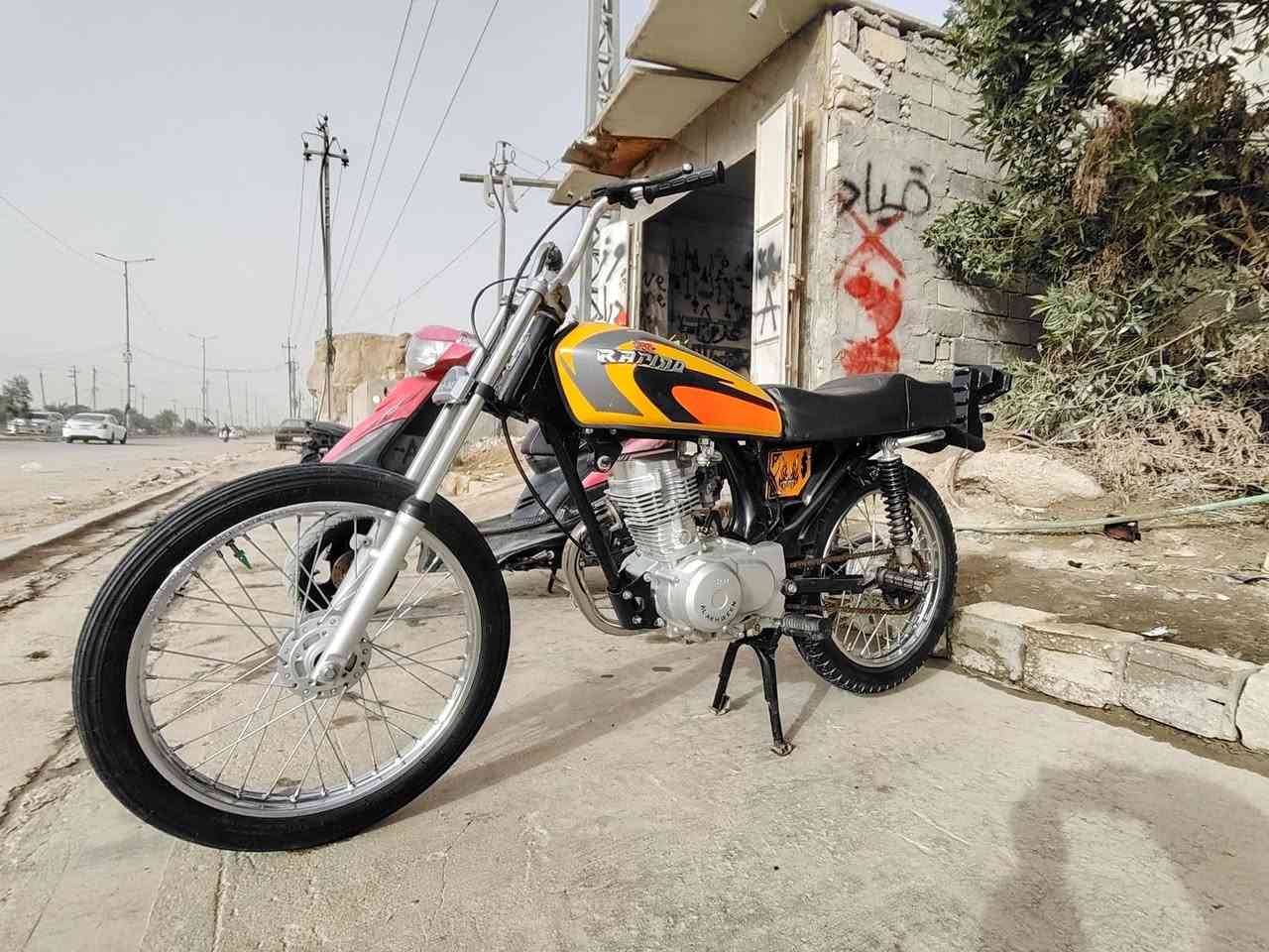 اربعه كير حربي للبيع اصولي وكيل الربيعي شاصي مديل 21 تعمير 25 محرك رابيدو مفتوحه فقط ولفات اصليه انتنس شلعه ومعدل فول دراجه اي نقص مابيه سعر 775 وبيه مجال مكاني نجف شارع المدينه الرقم ***********
