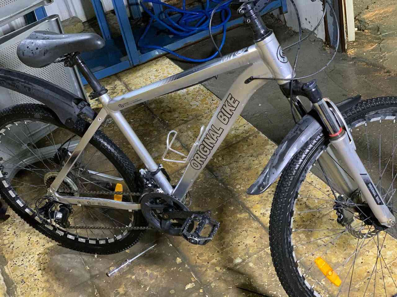 السلام عليكم
بايسكل (MTB) – Original Bike
حجم ٢٦
الإطار: ألمنيوم خفيف وقوي
السرعات: تبديل خلفي ٨ امامي ٣ 
الفرامل: دسك أمامي + خلفي
دبلات تنقفل تنفتح + مساعد يمتص الصدمات 
تايرات جدد ضد الكزاز ول سلي 
اخو الجديد استعمال قليل وبل حقيقه انظف واحله 
السعر ١١٠ الف وبي مجال بسيط
للاستفسار التواصل ماسنجر وواتساب
***********
