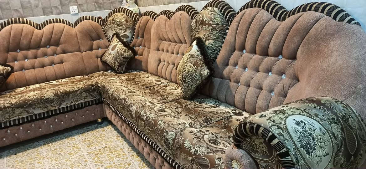 ديوان للبيع قياس 11 متر 16 مقعد خشب عراقي بلوك قطوعات بلوك رجلين بلوك يعني ماتركي شرط ماينشال من ثقلو جديد مامستخم اجاني هديه واريد ابيعه السعر مليون ١٥٠ وبي مجال العنوان زيونه سومر


**إذا كنت صاحب هذا الإعلان وتريد حذفه لأي سبب، رجاءا أرسل رسالة إلى الدعم الفني**