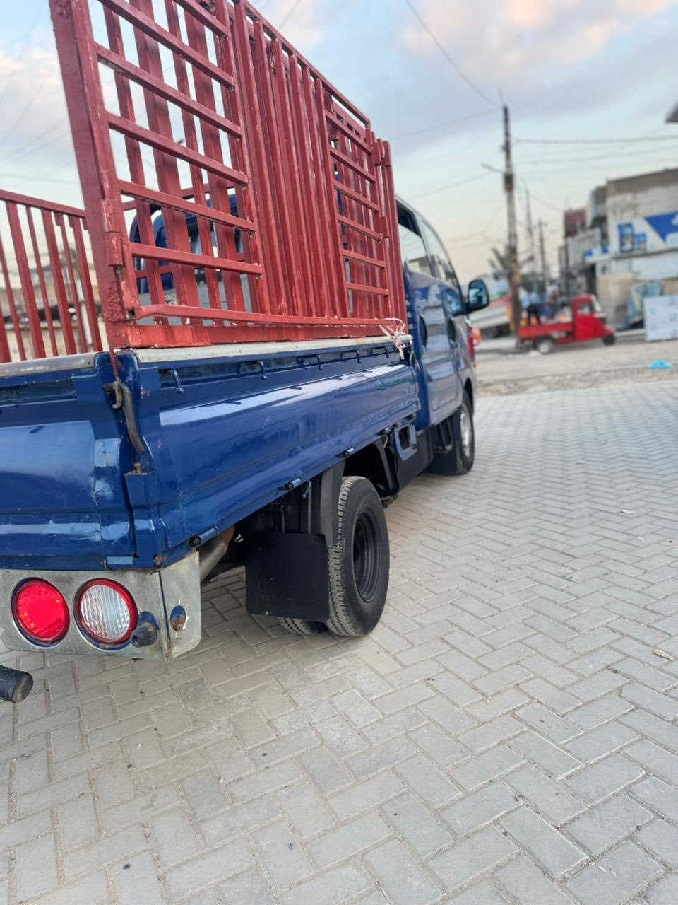 موديل ٢٠٠٧ رقم واسط تحويل مباشرمكينه ٣٠٠٠ مفتوح مكفوله من الضربه والصبغ غير بس بالباب قليل عنوان بغداد لاستفسار ***********
