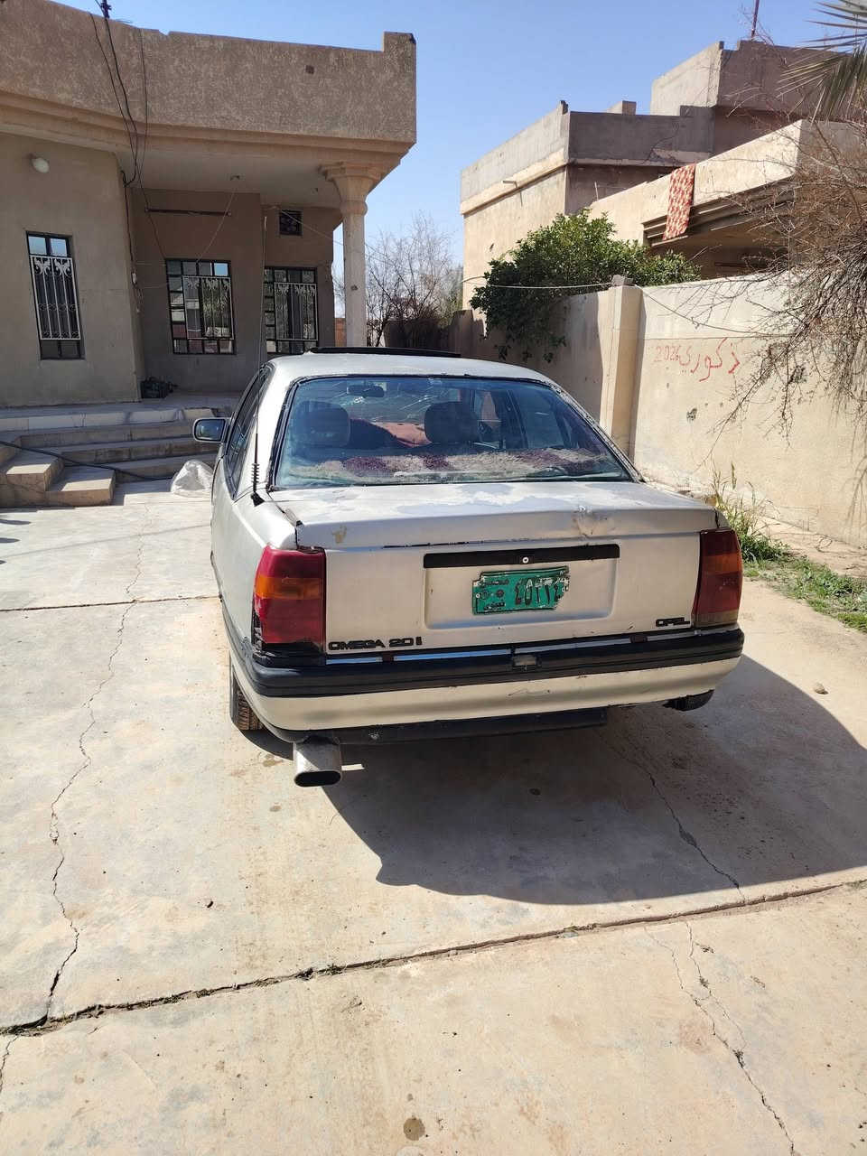 للبيع أوبل أوميگا ٢٠ موديل ٨٩
محرك وگير شرط المحرك معمر جديد رايمن. 
محورة كابريته تنسه الايرفلو وخربطته وصرف البانزين قطارة ما شاء الله 
سيارة شغالة وما عايزها شيء
صدر نص عمر الشرعي – من الموصل
بيها وكالة عامة ام الباركود صاحبها بالمنطقة شرط التحويل السعر ١٥ وبيها مجال
للاستفسار التواصل على الخاص ***********.
