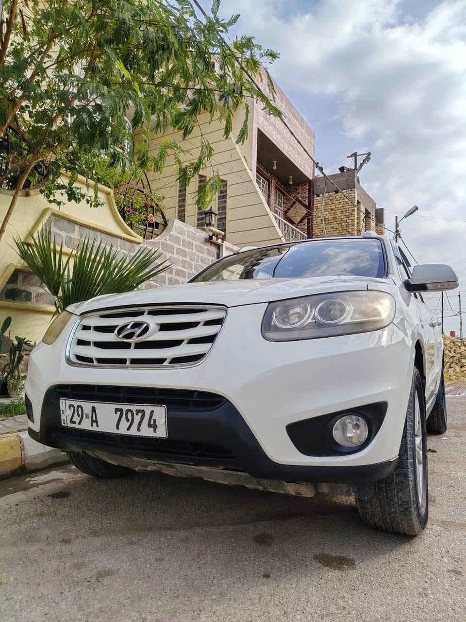 السلام عليكم
سنتافي خليجي  2012 للبيع  حجم المحرك 6 سلندر للبيع مكفولة كير ومحرك وصبغ بيها طخة بسيطة يم البك لايت 
للتواصل الاستفسار عالخاص او الاتصال على الرقم
 ‏‪***********‬‏ متوفر واتساب
السعر 165 وبي مجال
