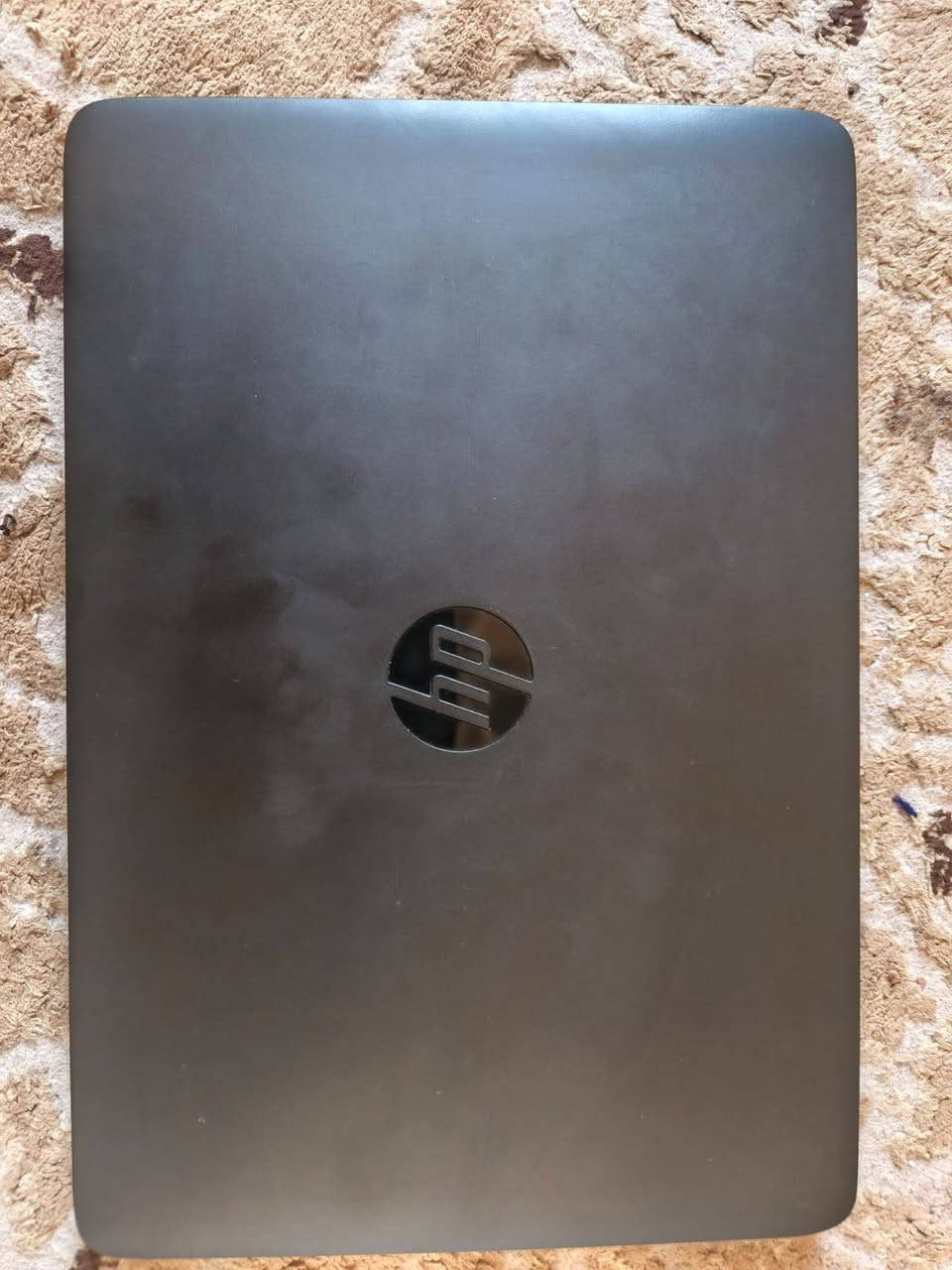 حاسبة hp كور اي 5 جيل الرابع حجم الشاشه 14.1
السعر 150 وبيها مجال 
رقم الهاتف ***********
