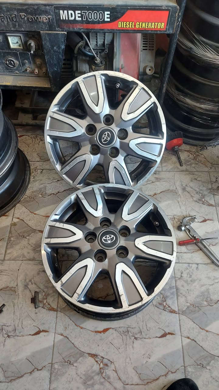 سلام عليكم بيع فقط تخم حجم 15 اصليات  مكاني السماوه قضاء الرميثه ***********
