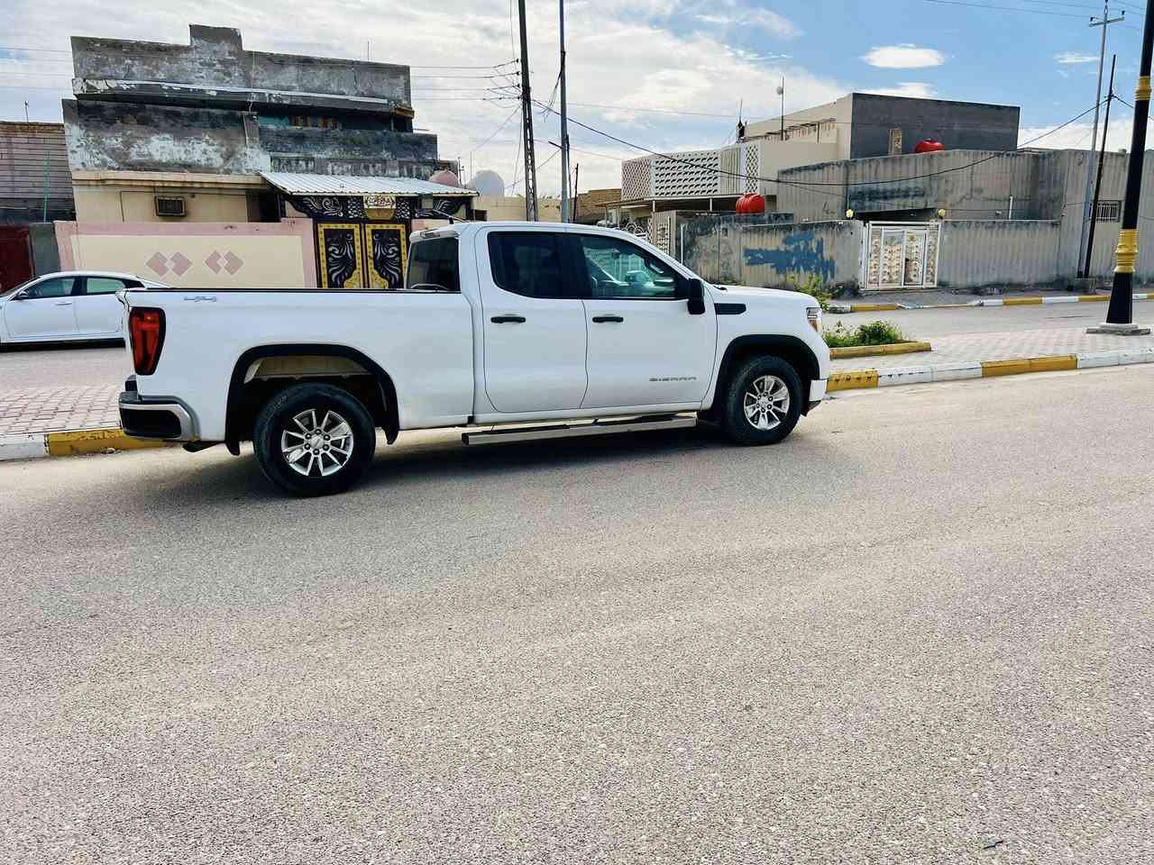 السلام عليكم
جمسي سيرا موديل 21 سيارة جاهزة ونضيفة
ماشيه 107 الف كيلو
العنوان سماوة سعرهة 250وبي مجال
رقم الموبايل ***********
