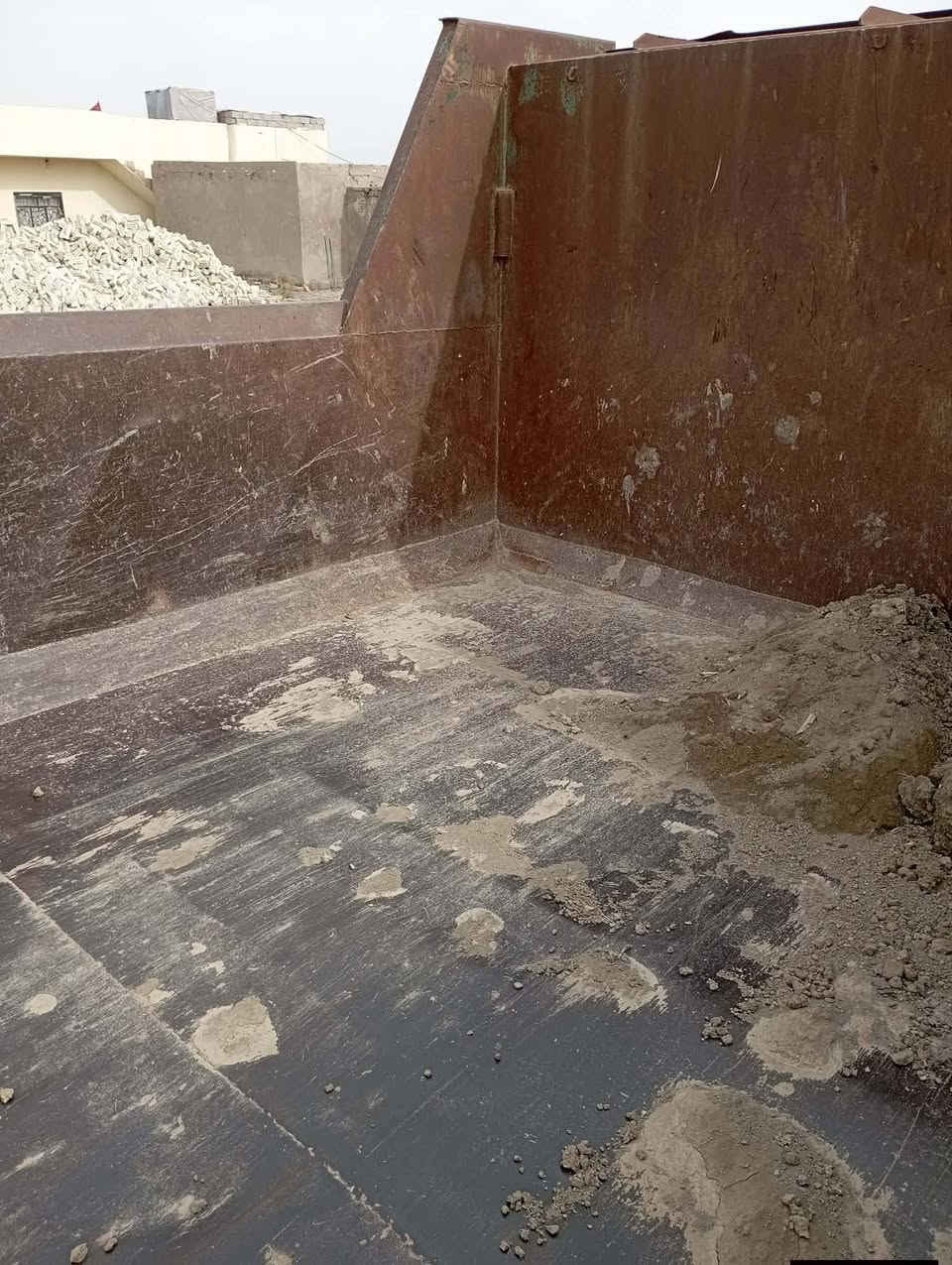 سلام عليكم بدي للبيع مايلر طول 4ونص  كامل كبل لل شغل السعر تصل عل رقم  ***********
