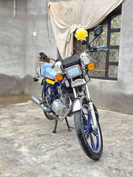 السلام عليكم دراجه سيفان
موديل 2022 نضافه فول كهربائيات فول كلها شغاله
تخم تاير جديد اداريات كلها جديده دراجه مكفوله من السرقه سعر الدراجه ٥٠٠ وبيها مجال بيع مستعجل (ملاحضه مو شراي لاتعبني فدوه اروحلك) حبايب مكاني تكريت ناحيه عوينات التواصل واتساب او اتصل علا الرقم ***********
