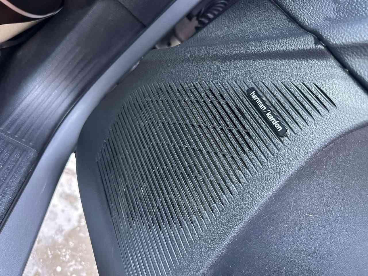 دوج چالنجر SXT PLUS 2018
لون سلڤر
ماشية 53 الف ميل
رقم بغداد بأسمي
المواصفات
دفع خلفي
فتحة سقف
دواخل جلد
شاشة كبيرة
ستيرن كهرباء
كرسي كهربائي
كشنات تبريد و تدفئة
رادار جانبي
تحديد مسار
مثبت سرعة
حساسات خلفية
تحديد مسار 
تحكمات ستيرن
شفتات
سبورت مود
سستم صوت هارمن كاردن
تشغيل عن بعد
الاضافات
منظومة زينون 200$
دمام هارمن كاردن 300$
شوتة K.N بـ350$
اكزوز كات باك 400$
وين نجمة خسفة قوية حجم 20 تو سايز

السعر 175 وبيه مجال

الضرر جاملغ الخلفي مصبوغ اثر حادث بالعراق وطخة بالبراكيت
دخول السيارة كلين تايتل و يوجد بارد بالبنيد و والباب 

مكاني بغداد البلديات شارع المصرف
***********
