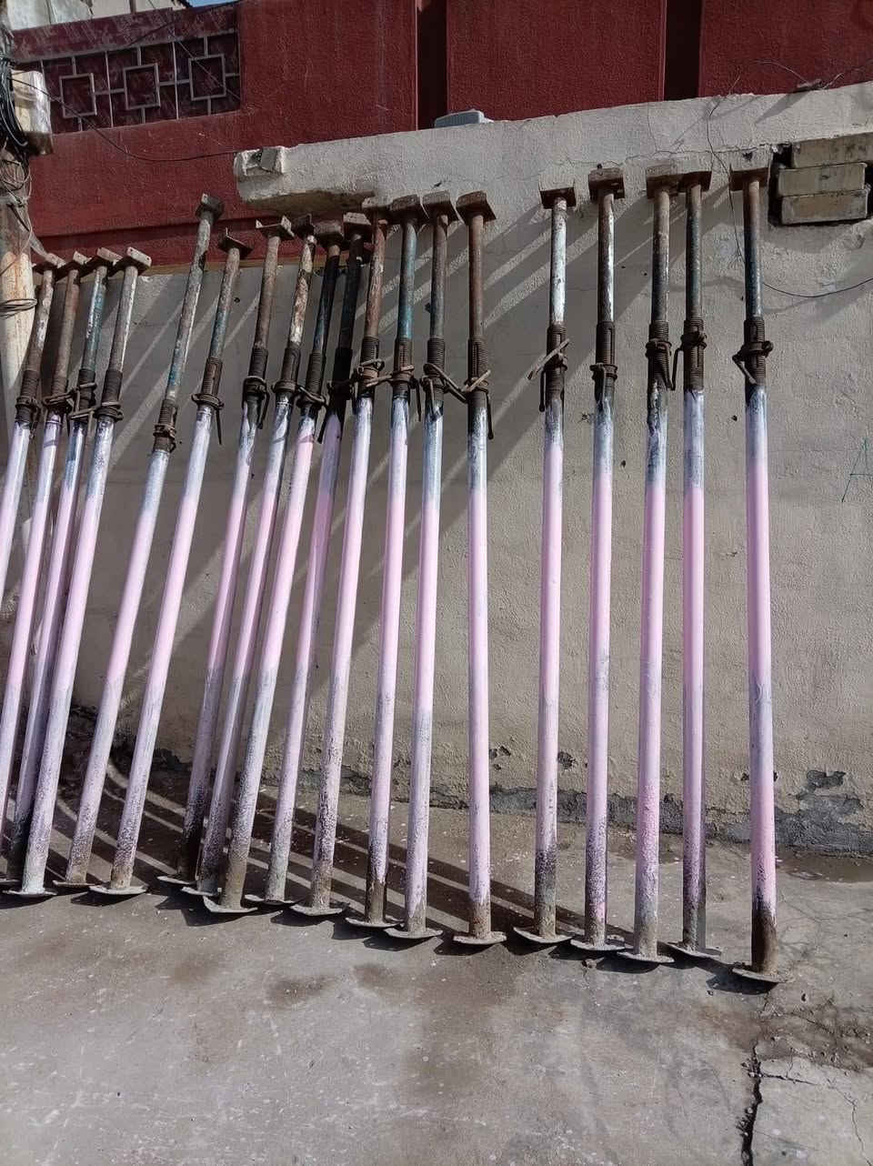 السلام عليكم جكات للبيع نضافه ٩٠ بل ميه مكان بغداد استفسار ***********
