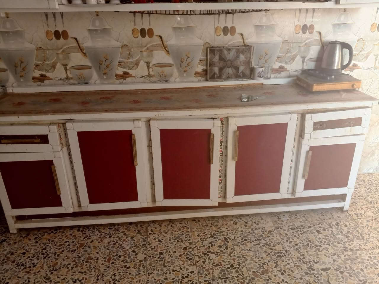 كاونتر للبيع القياس مترين ونص قطعتين بدون سنك  بيه ضرر اجرارات يراد تعديل السجه


**إذا كنت صاحب هذا الإعلان وتريد حذفه لأي سبب، رجاءا أرسل رسالة إلى الدعم الفني**