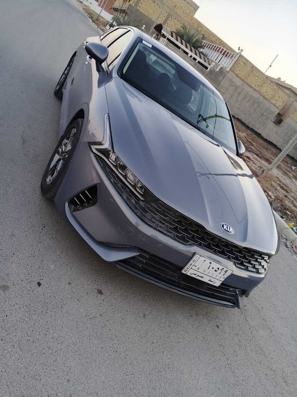 السلام عليك 
K5 للبيع السياره موديل ٢٠٢١ معوقين وبسمنه باقيلها ٦ اشهر وينفك الححز مالها  مكينه ٢٥٠٠ تيربو المرغوب بدون الدوانز جاهزه من كلشي كير مكينه تخم  تاير حداديه كله جديد تبريد حادثها مال اريكا جاملغ وبنيد فقط بدون دواخل وبدون دكت جاكوج رقم واسط السعر المطلوب ١٣٨ وبيها مجال 
العنوان واسط مركز المدينه 
اتصال *********** 
***********
