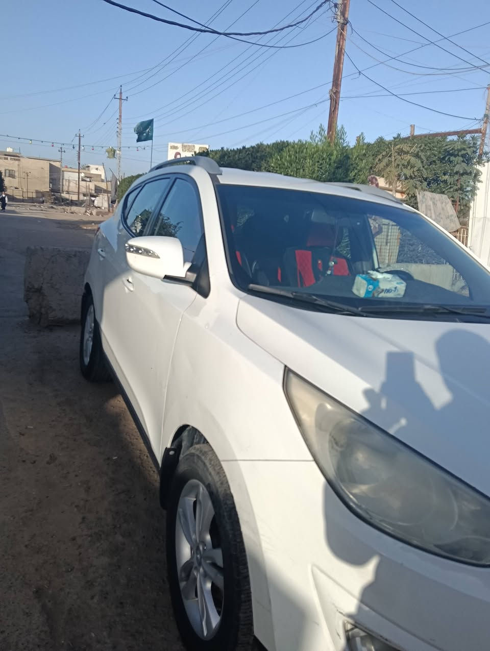 السلام عليكم توسان 2010 خليجي للبيع سياره نفس مموضحه بلصور مواصفاتها معروفه شاشه وتحكم ستيرن وباقي المواصفات وماشيه 137الف كيلو ضربتها بلجنطه هنا بلعراق تجي تفحص سونار سياره باسمي تحويل ثاني يوم سعر 135 وبيها مجال ***********
