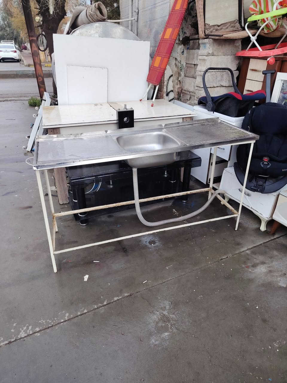 اغراض مستخدم للبيع 
العنوان بكرة جو القديم مقابل الكوميته 
للاستفسار *********** واتساب معرض ابوالياس
