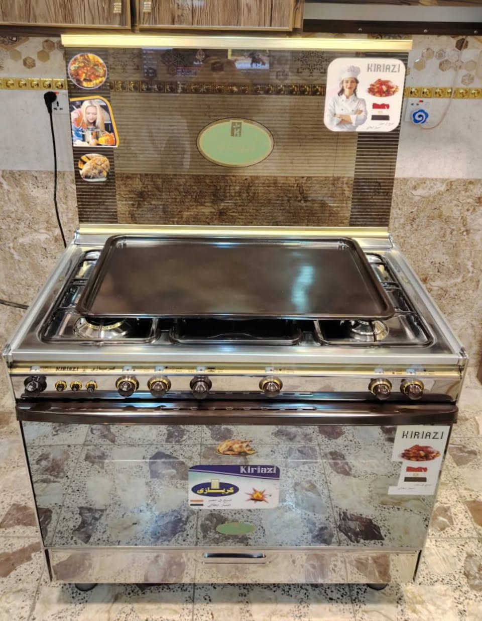 💖طباخ كريازي مصري للبيع💖
الطباخ اخو الجديد نظيف كلش واستعمال قليل ابو الترايش الذهبيه...(( الأصلي مصري نوع البليت الثقيل مو التقليد))....وكل غراضه الأصليه...وكل الكهربائيات تشتغل.
🔴 السعر 360 قفل 🔴
 والسعر مابيه اي مجال. 
أصحاب الاغراض 
ابو حيدر
***********
