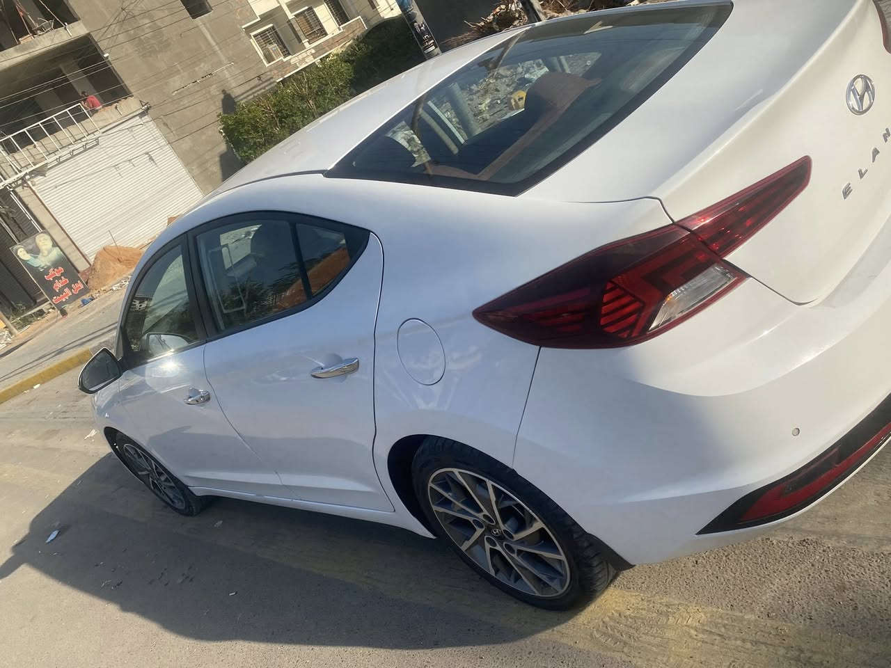 سلام عليكم النترا٢٠١٩خليجي رقم بغداد بسمي 
بيها قطعه صبغ جملغ فقط
ماشيه ١٢٢
فول موصفات 
فتحه بصمه تحكمات 
محرك٢٠٠٠دوش
رايدها ١٥٥
وبيها مجال 
مكاني بغداد
الاستفسار***********
