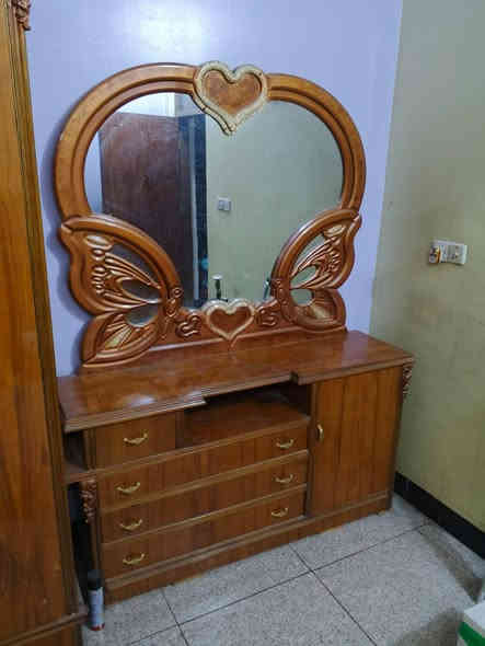 السلام عليكم ورحمة الله وبركاته
غرفه متكون من غرفه كامله
سعر 500 وبيها مجال 
للستفسار راسل الرقم 
 ***********
