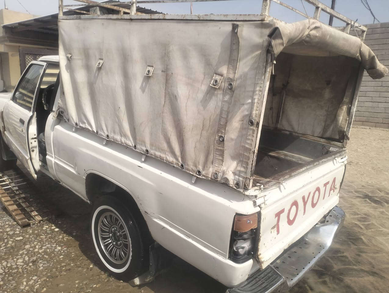 موصل
بيكم للبيع موديل 1985
رقم نينوى دولي 
بي كاربون  سيارة مال شغول 
استفسار ***********بي واتس اب 
الي مو شراي لا يخابر رجاء
