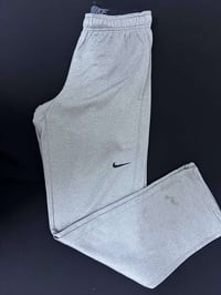 بجامة نايكي • مقاس L • جديد