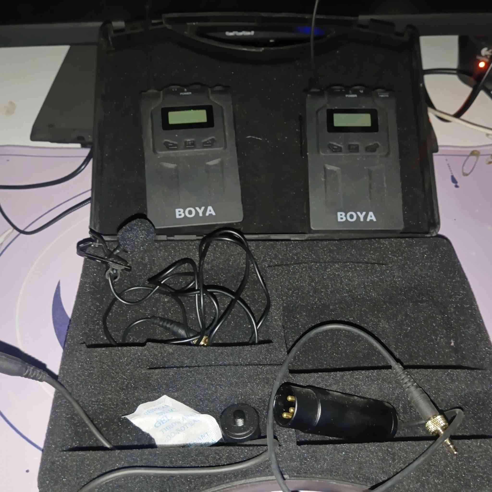 مايك boya لاسلكي احترافي 
اشتريته وما استخدمته جنت انطيه لواحد يستخدمه وهسه اريد ابيعه ومستعجل كلش على بيعته انطي سعر ويصير خير


**إذا كنت صاحب هذا الإعلان وتريد حذفه لأي سبب، رجاءا أرسل رسالة إلى الدعم الفني**