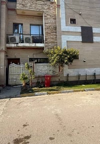 دار للبيع زيونة محلة٧١٠ المساحة ٦٦ الواجهة ٥ يتكون من ٣ طوابق استقبال ...