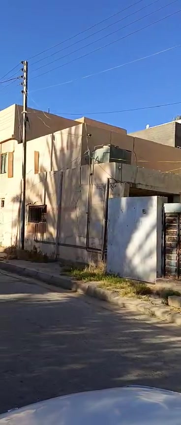 السلام عليكم
دار معروض للبيع دار الحاج نعمان حسين العاني في حي الجماهير سابقا... حاليا حي الأندلس الفرع مقابل الجامع الكبير واجهة البيت 20م ونزال ١٠م الساحة 200م/تحويل مباشر للمشتري ع المجدد/للأستفسار الاتصال على *********** /أبونعمان/

