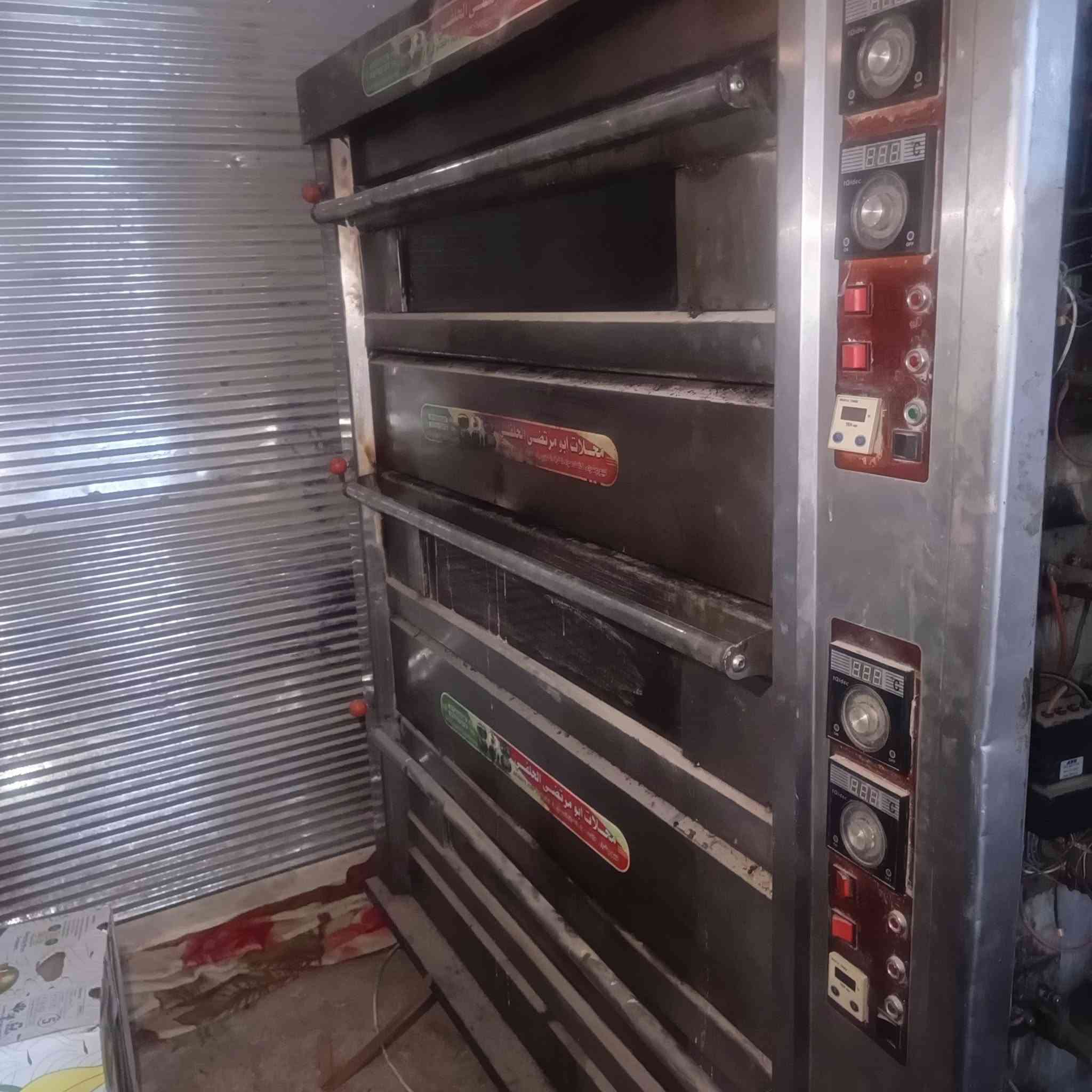 السلام عليكم فرن للبيع دبل مشغل مكاني نجف 3 خانت ***********
