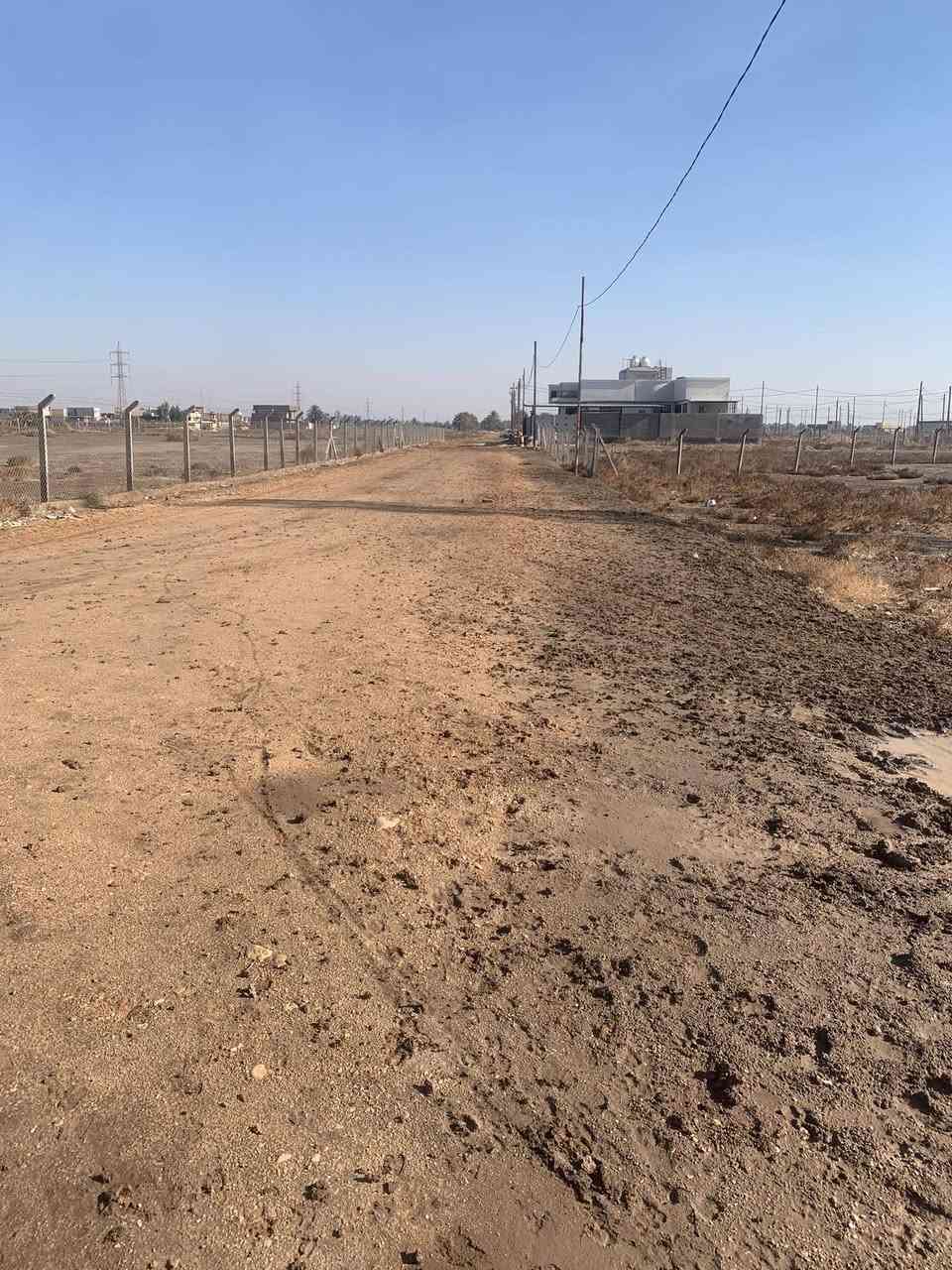 السلام عليكم قطع اراضي لل بيع المكان طريق حله كربلاء يبعد عن الشارع الرئيسي 300متر سند 25 لل الاستفسار الاتصال على الرقم ***********
