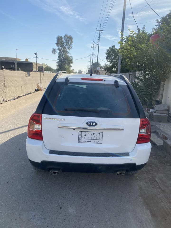 سبورتج 2009 محرك 2000
لايتات زينون ✔️
مكينه كير ١٠٠٪؜
تدفئه تبريد ✔️
ماشيه 193الف 
سعر 130
***********
