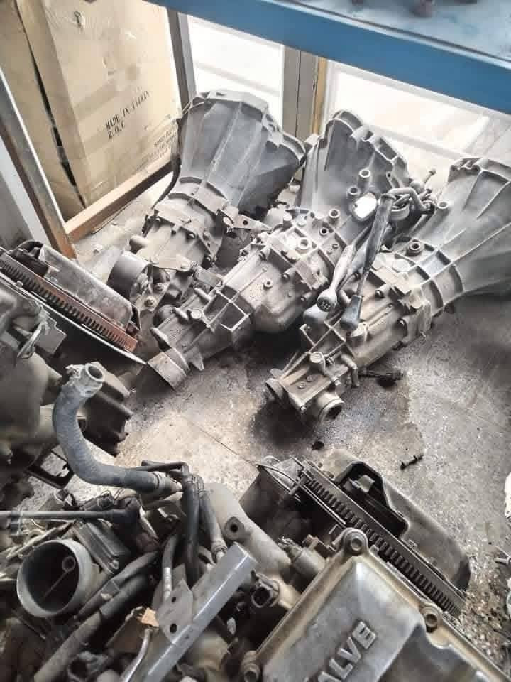 السلام عليكم يوجد محركات نيسان شبوط حديث يباني شرط نضافه 100%وكير نيسان حديث ويتوفر لدينه انواع المحركات والكير ال بيك اب للإستفسار (***********) (***********) العنوان البصرة الزبير شارع المكصب
