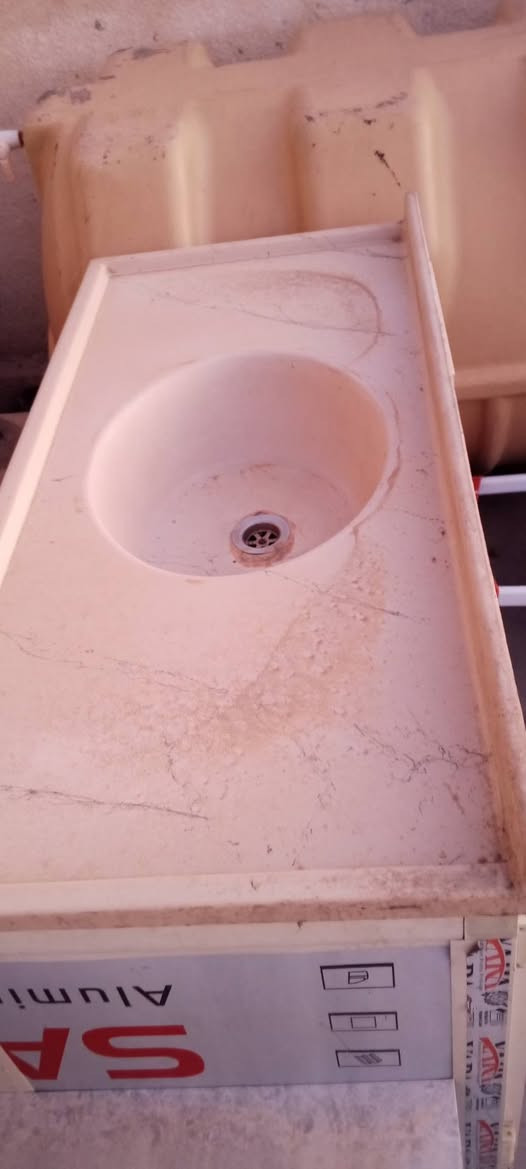 السلام عليكم للبيع كاونتر جديد 3 قطع  سنك مرمر مكاني بغداد حي الجهاد ***********
