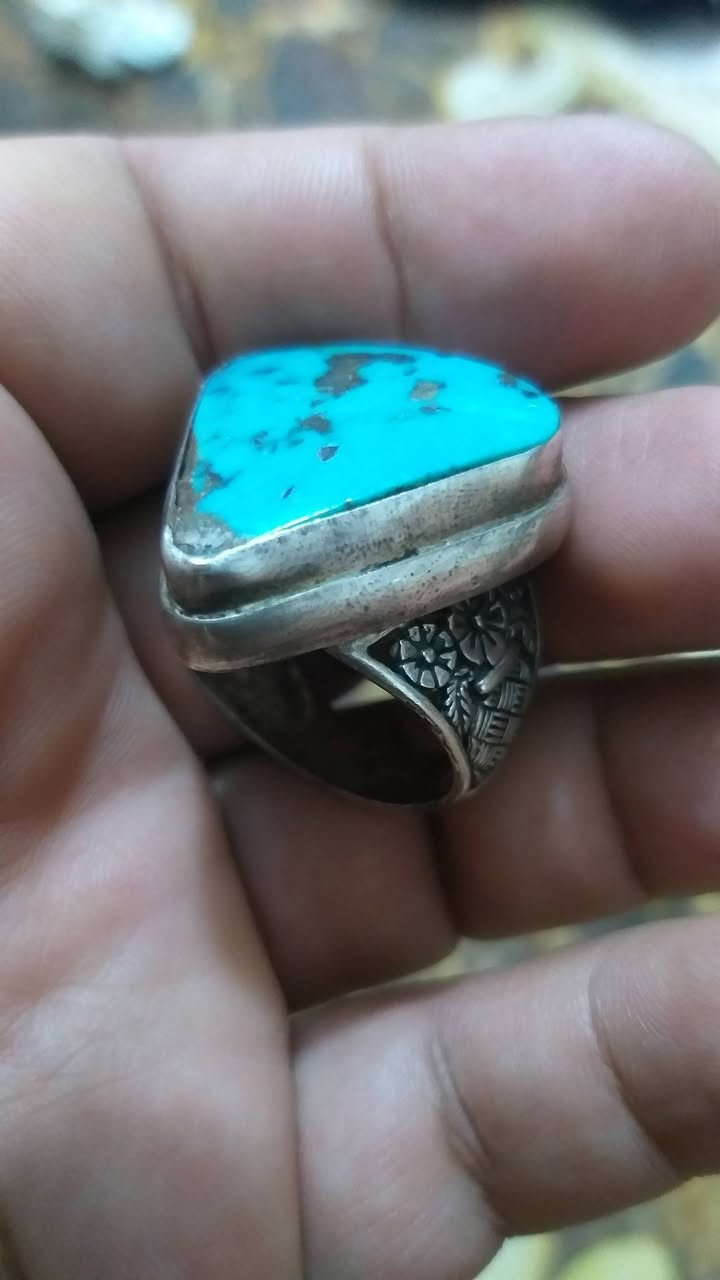 فيروز نيشابوري صياغه يدويه للبيع


**إذا كنت صاحب هذا الإعلان وتريد حذفه لأي سبب، رجاءا أرسل رسالة إلى الدعم الفني**