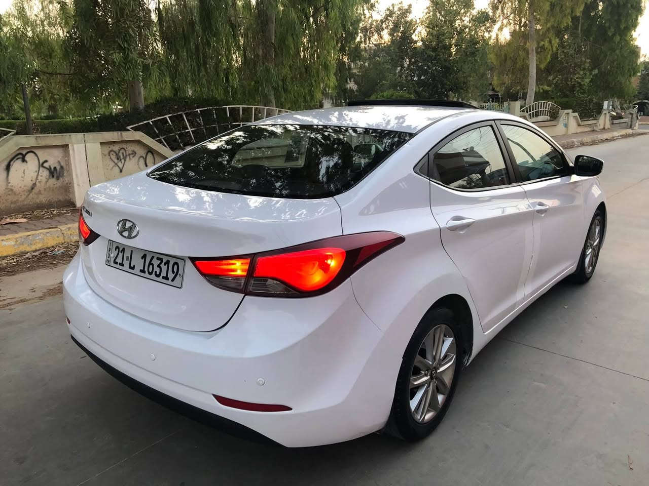 السلام عليكم 
النترا خليجي 2016 فول عدا بصمه 
محرك كبير ١٨ دوش مفتوح كير شرط 
بيها ربع بونيت و شويه جاملغ ورا 
بدون دواخل والسونار موجود  
سنويه و هزه ورقم جديد 2026
ماشيه ٩٣ كيلومتر مكاني بغداد
سعرها  90 وبيها مجال بصيط 
اقرا التفاصيل وشوف السونار وخابر
رقم موبايل 0750 033 4907
